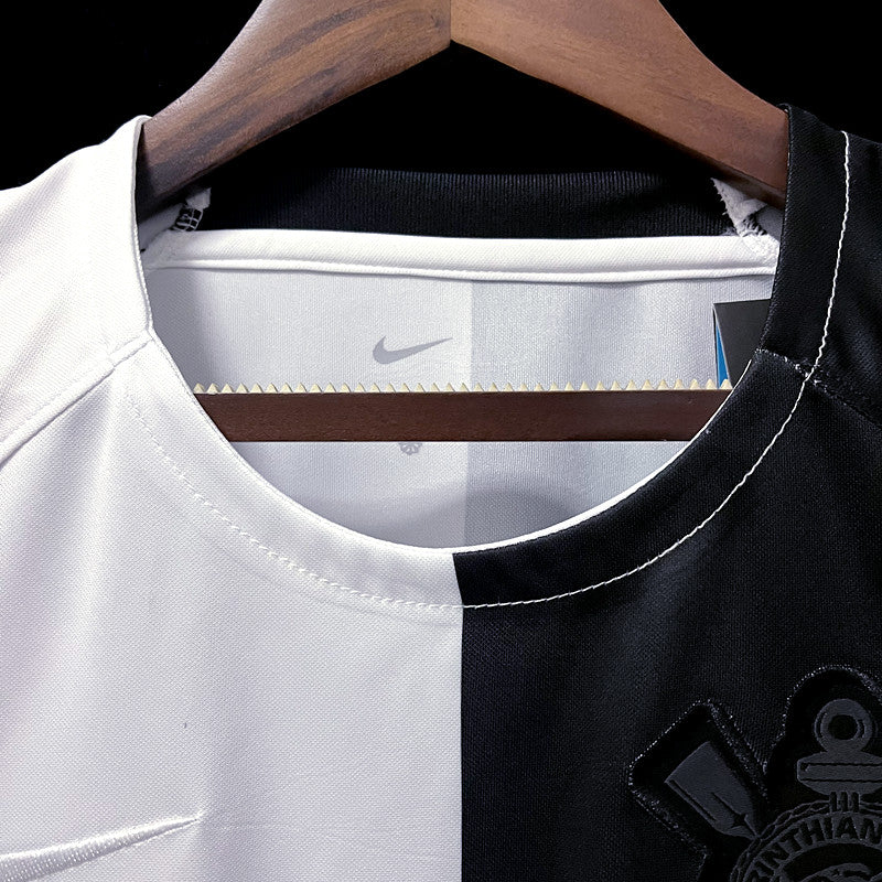 Camisa Nike Corinthians Edição Limitada Especial 23-24 Torcedor Masculina - Branca e Preta