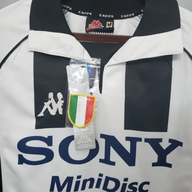 Camisa Juventus Retrô 1997/1998 Preta e Branca - Kappa