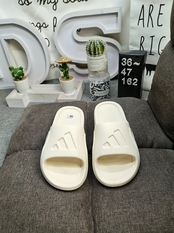 Tênis- Adidas SuperStar Slide- Bege