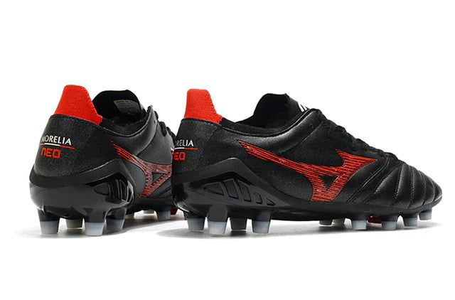 Chuteira de Campo Mizuno Morelia Neo Preto e Vermelho