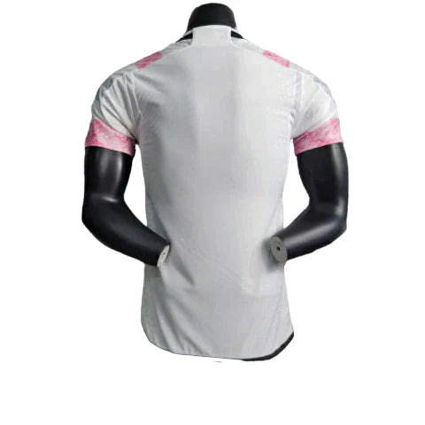 Camisa Juventus 23/24 Jogador Adidas Masculina - Branco e Rosa